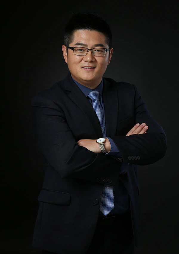 EMAC's MD-Jasper Lee 600x850 Photo of the about-emac-Team manager